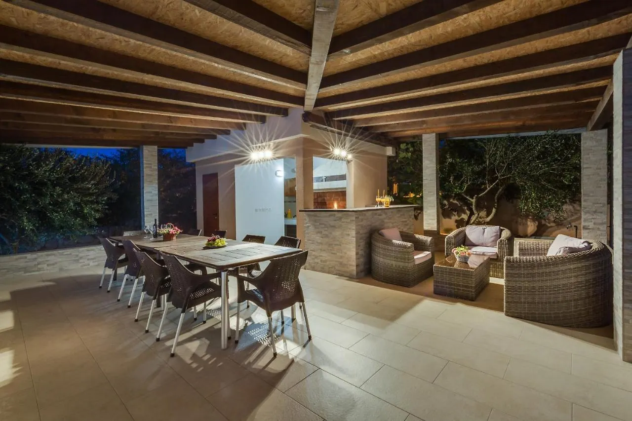 Villa Zlatni Dvori Zadarvillas Razanac Croatia
