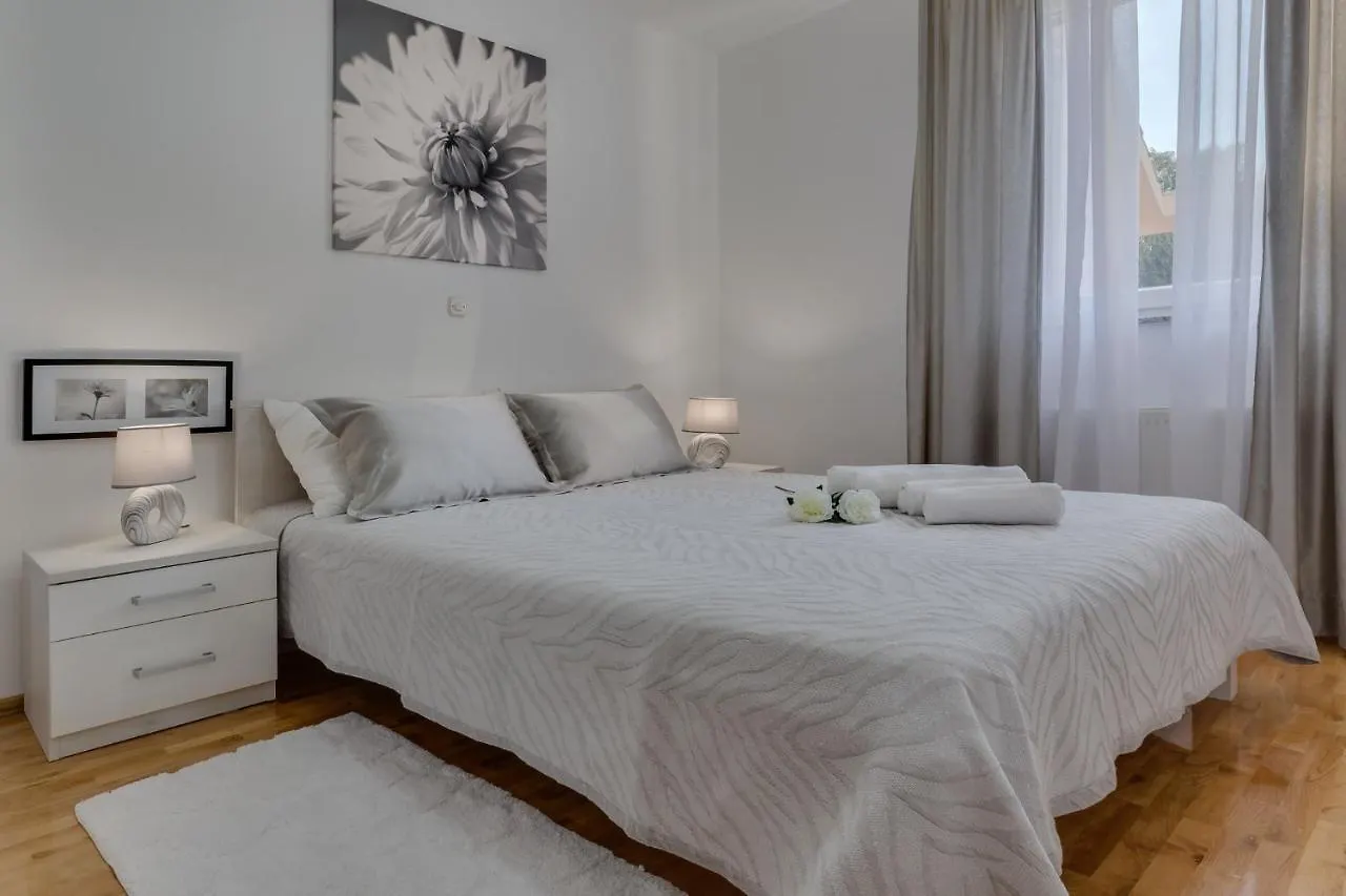 Villa Zlatni Dvori Zadarvillas Ražanac
